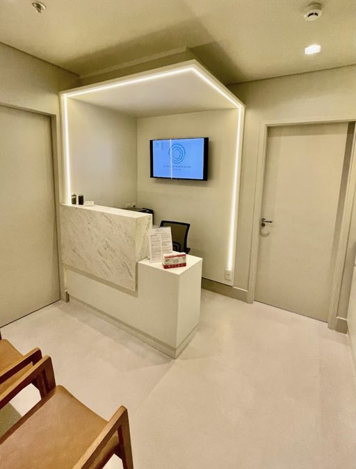 Recepção do consultório do Dr. Juan Welko — Vila Mariana, São Paulo